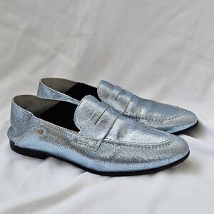 Tommy Hilfiger Women's Blue Metallic Crackle Flat Loafers Slip On Shoes Sz 6